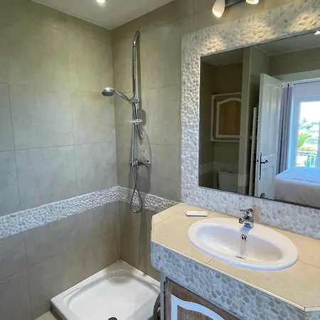 Vila Luxe Et Calme Avec Vue Panoramique A Antibes