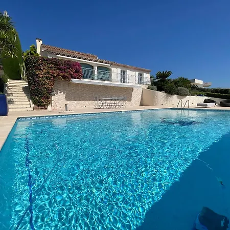 Luxe Et Calme Avec Vue Panoramique A Antibes