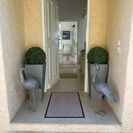 Luxe Et Calme Avec Vue Panoramique A Antibes