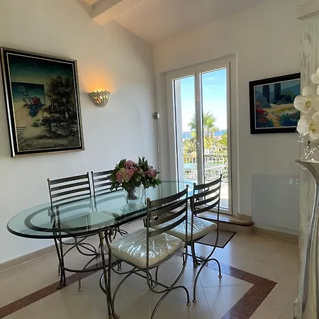 Luxe Et Calme Avec Vue Panoramique A Antibes