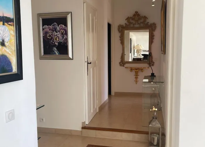 Villa Luxe Et Calme Avec Vue Panoramique A Antibes