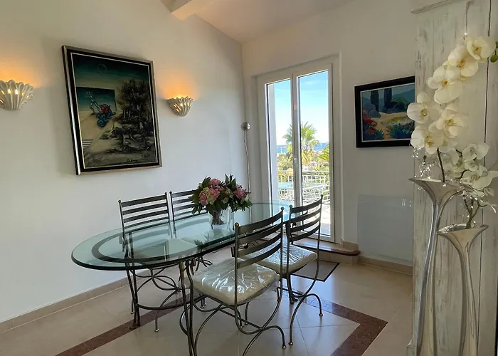 Luxe Et Calme Avec Vue Panoramique A Antibes